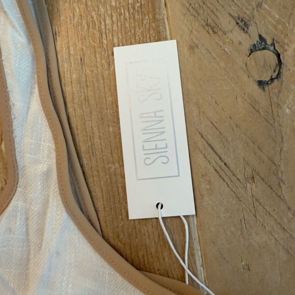 NWT Sienna Sky Cream and Tan Top - Picture 2 of 5